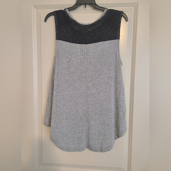 Old Navy tank top - Picture 2 of 3